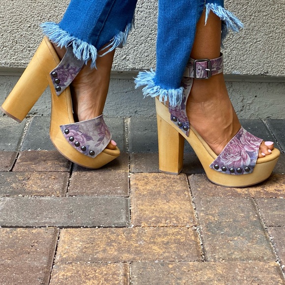 Genuine Leather Floral Print Wooden Tower Platform - Picture 5 of 11